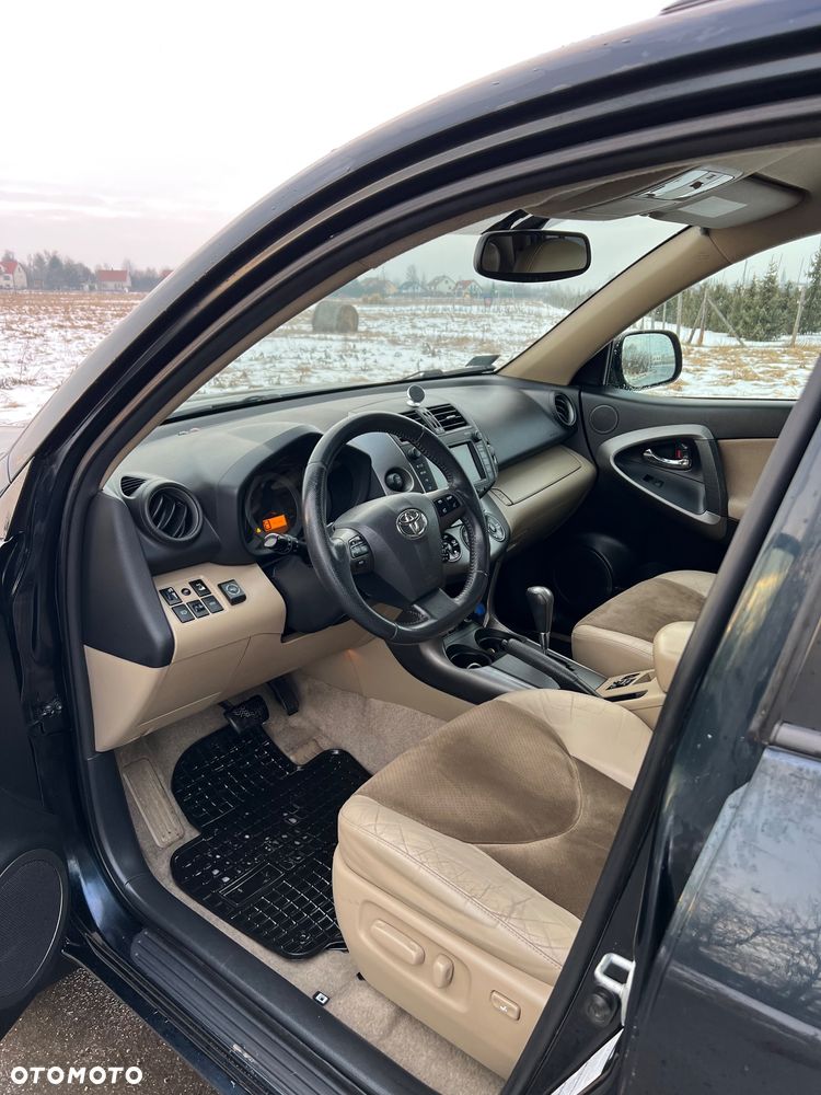 Toyota RAV4 - 14