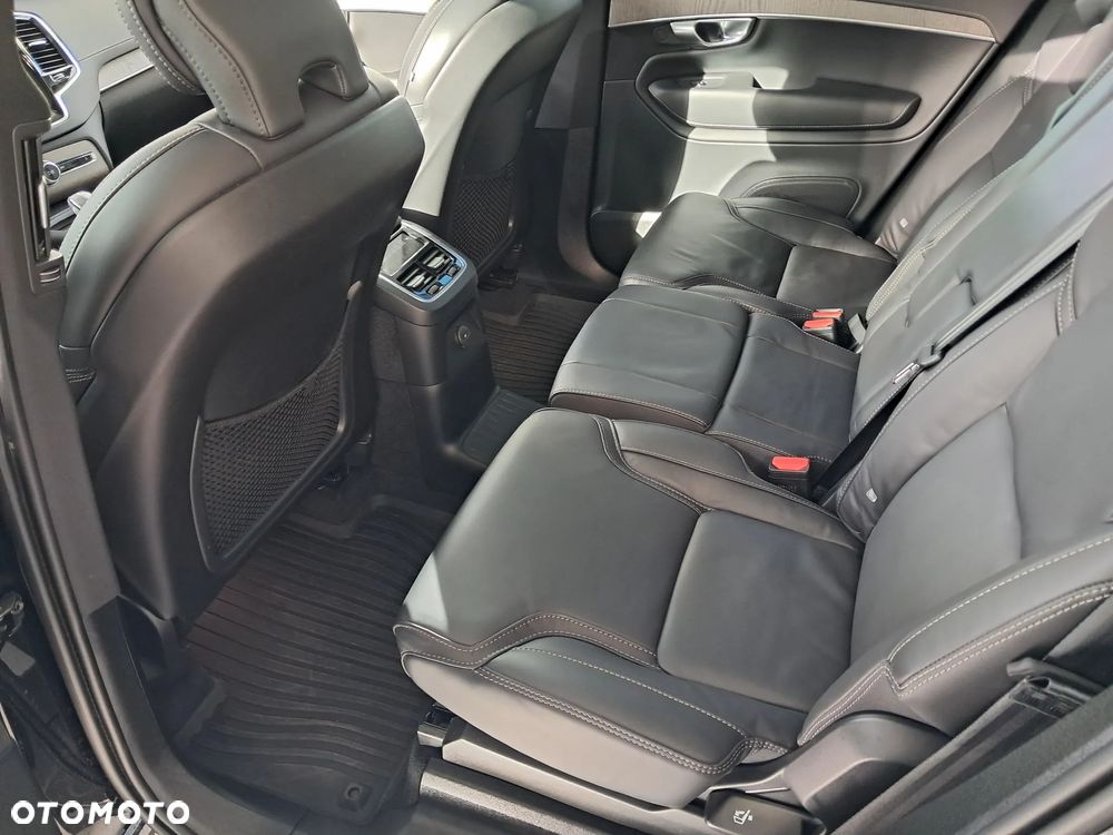 Volvo XC 90 - 9