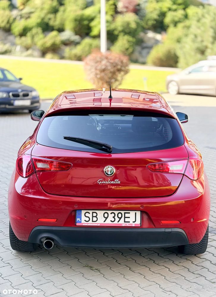 Alfa Romeo Giulietta 2012 photo 2