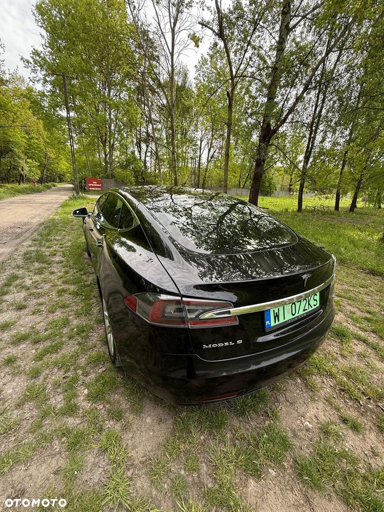 Tesla Model S - 5