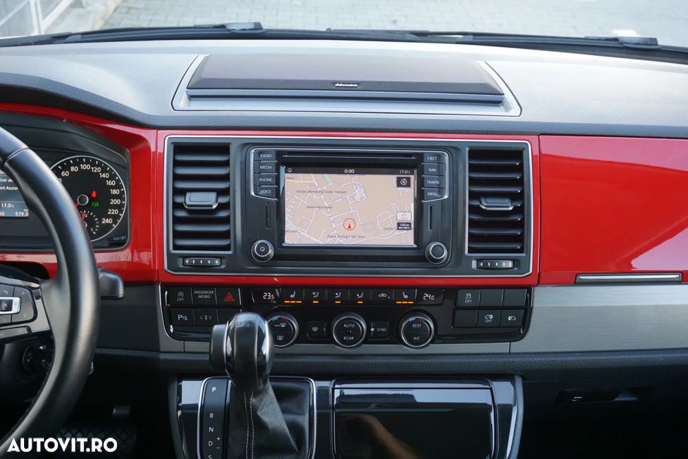 Volkswagen Multivan - 32