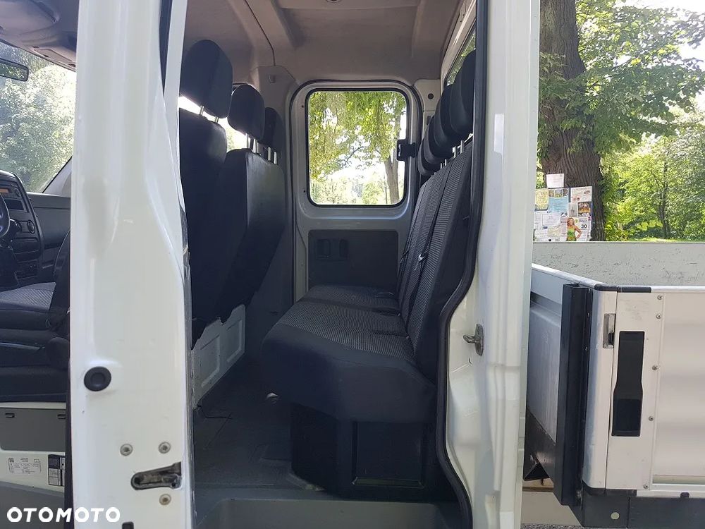 Mercedes-Benz Sprinter - 11