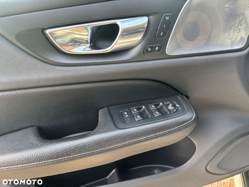 Volvo V60 Cross Country T5 AWD Geartronic - 17