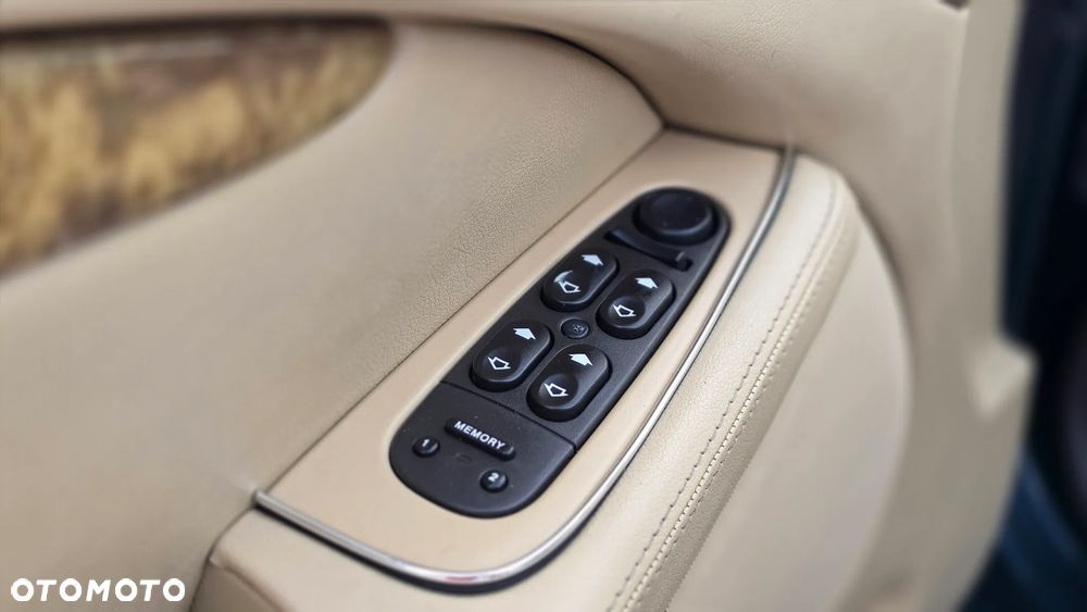 Jaguar S-Type 4.2 V8 Executive - 28