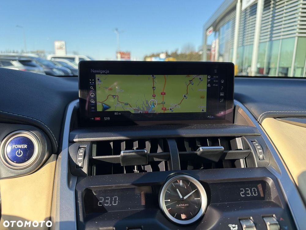 Lexus NX 300h Comfort AWD - 28