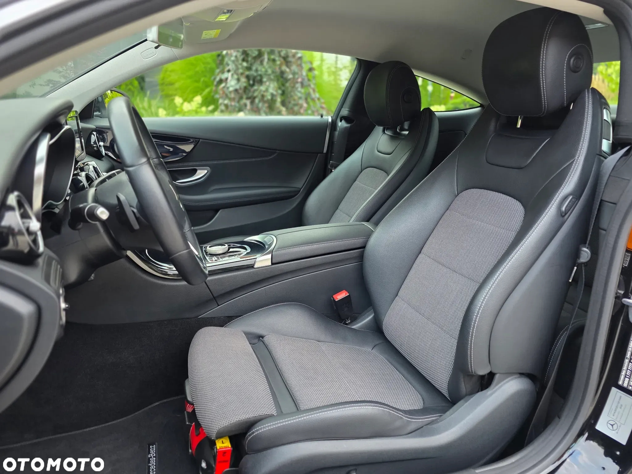 Mercedes-Benz Klasa C 300 4MATIC 9G-TRONIC - 22
