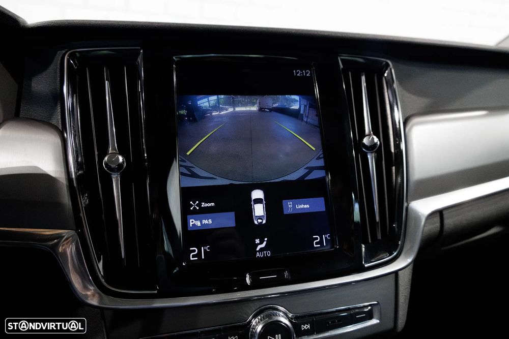 Volvo S90 2.0 T8 Momentum Plus AWD Geartronic - 22