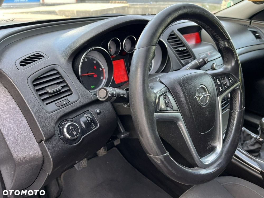 Opel Insignia - 11