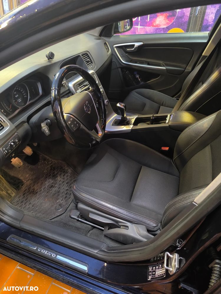 Volvo V60 - 25