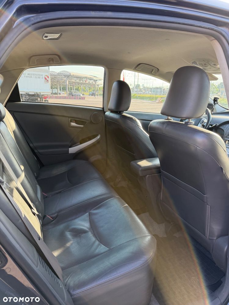 Toyota Prius 1.8 HSD Prestige - 10