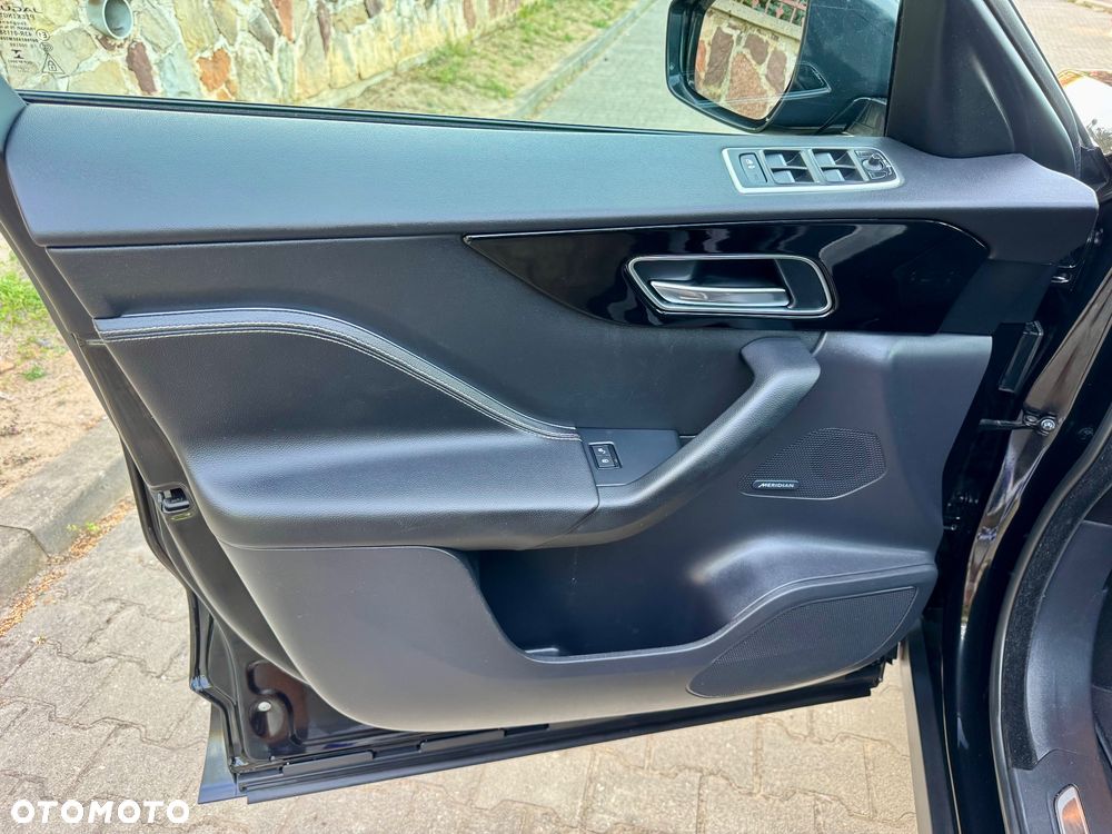 Jaguar F-Pace 2.0 i4P AWD R-Sport - 19