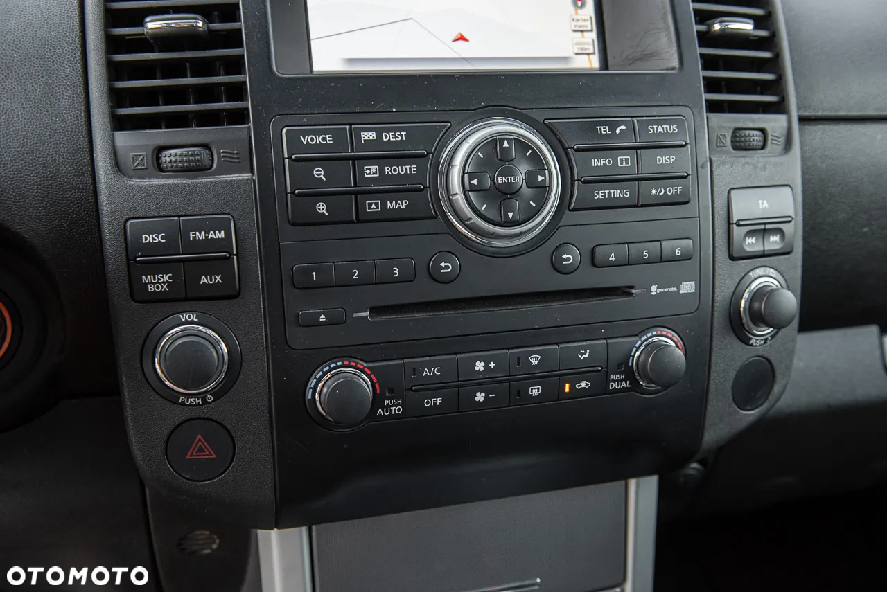 Nissan Navara 3.0 D V6 - 29