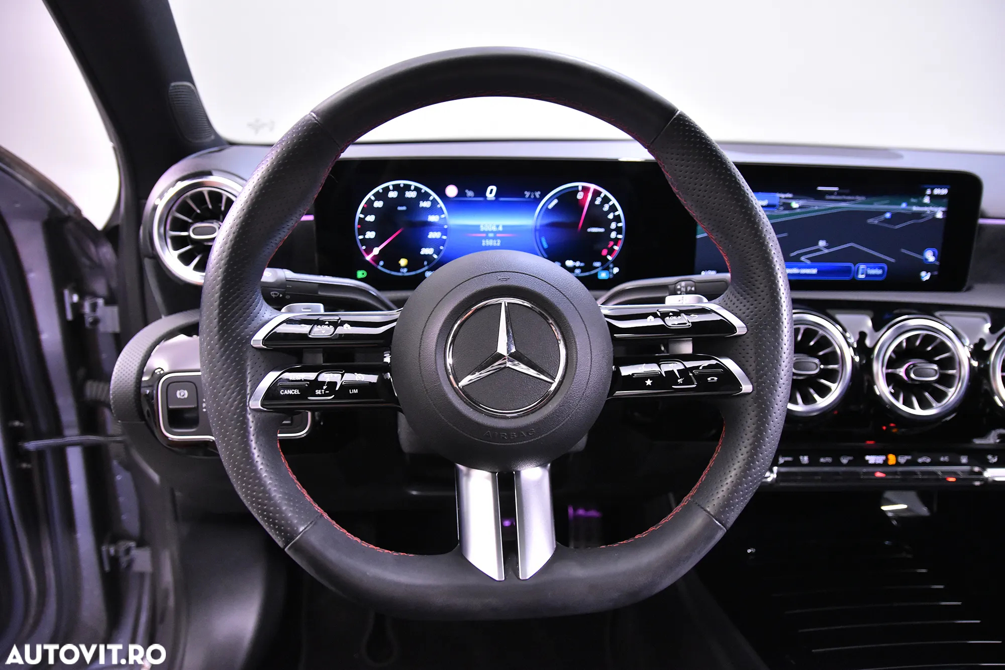 Mercedes-Benz A 250 e 8G-DCT AMG Line - 15