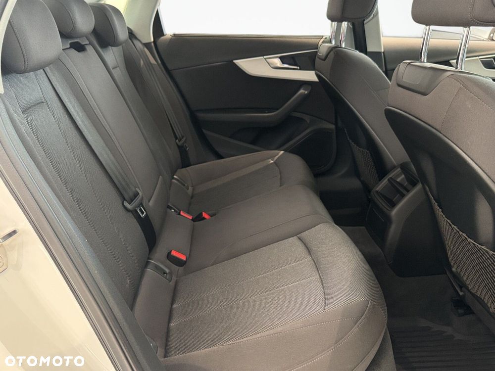 Audi A4 Limousine 1.4 TFSI S tronic - 16