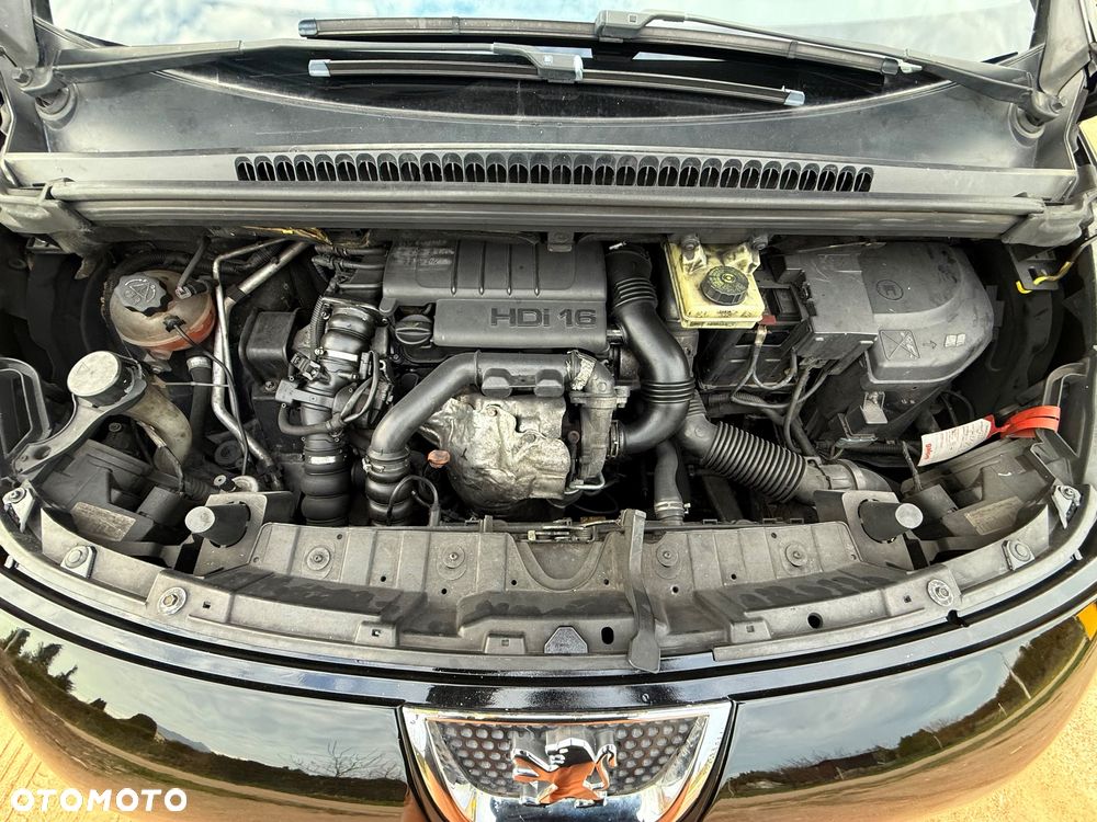 Peugeot 3008 1.6 HDi Premium - 8