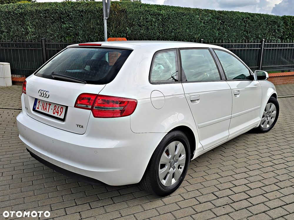 Audi A3 Sportback 1.6 TDI Attraction - 2