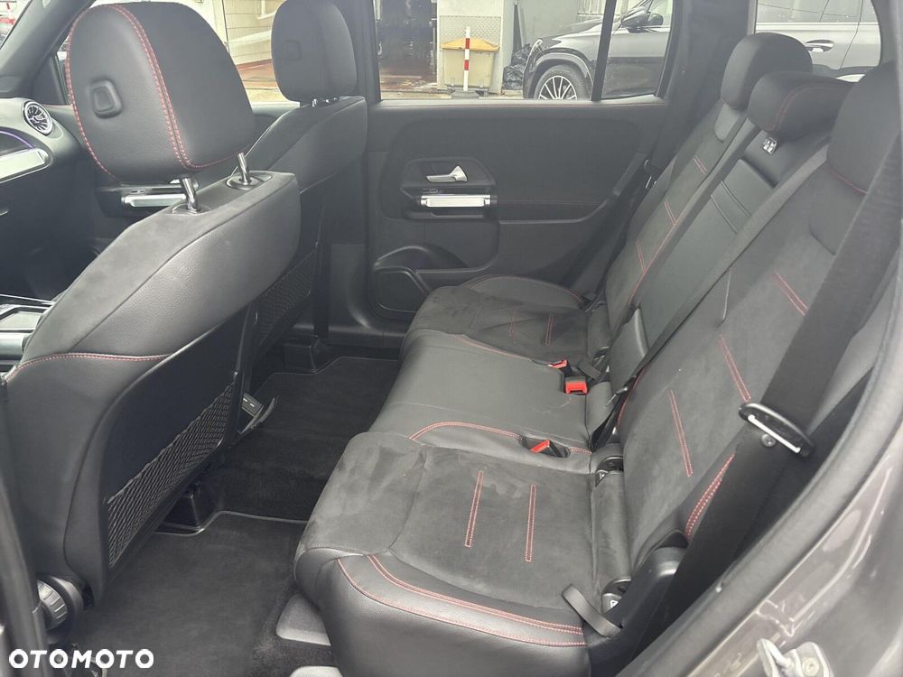 Mercedes-Benz GLB - 24