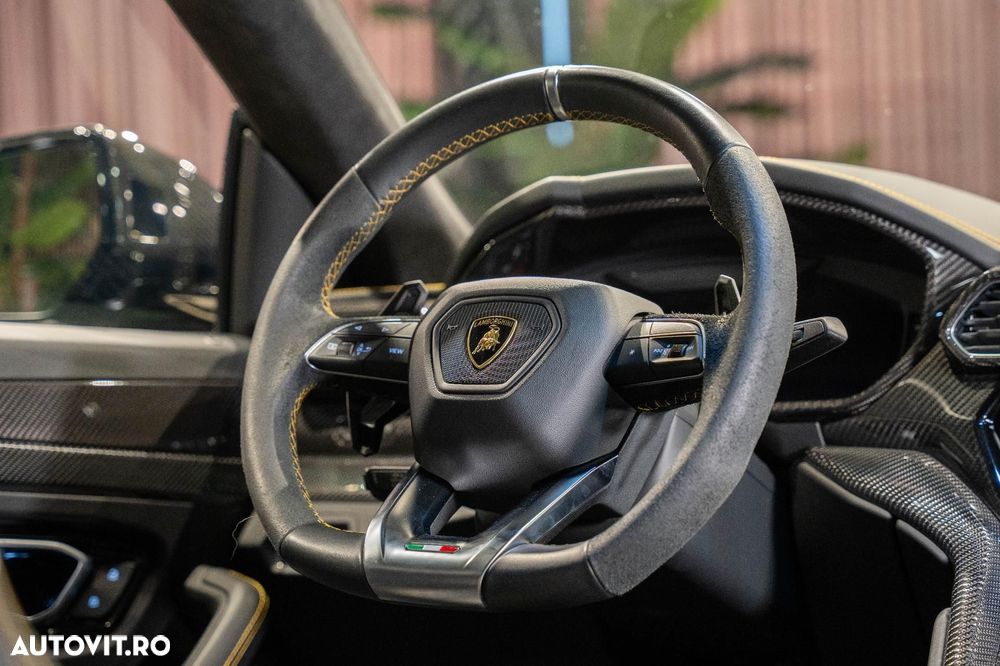 Lamborghini URUS - 32