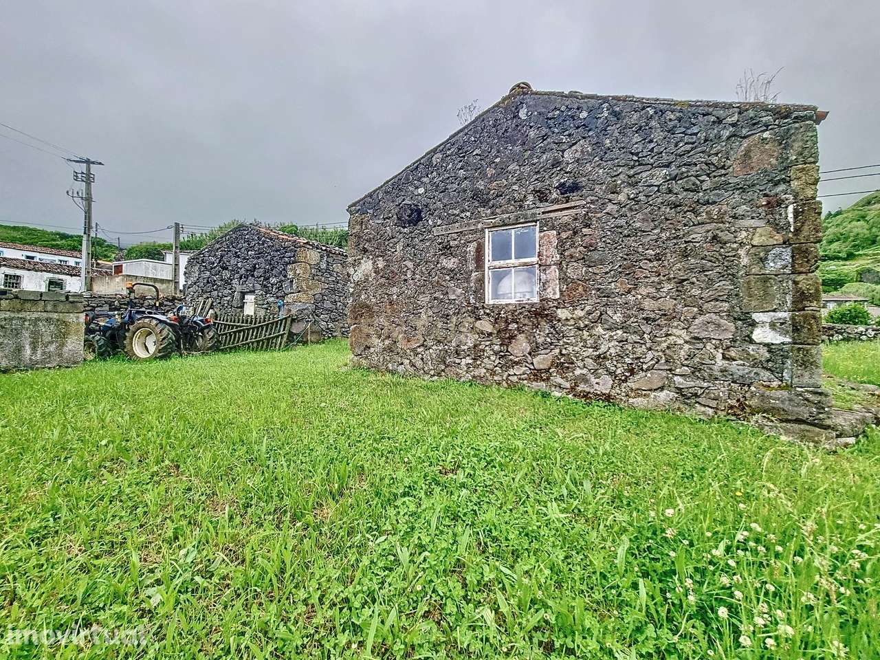 Propriedade com Casas em Pedra Rústica - Oportunidade - Grande imagem: 3/24