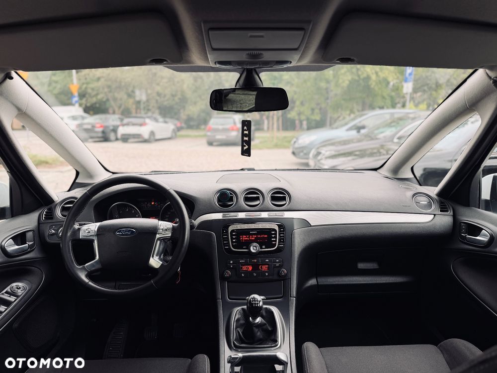 Ford S-Max - 12