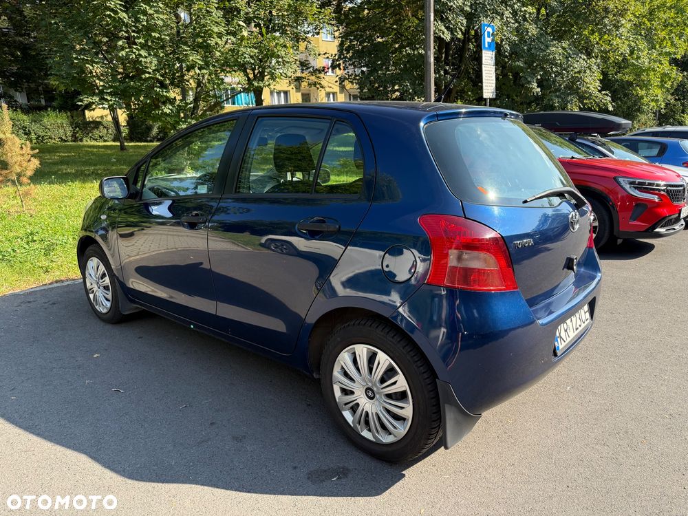 Toyota Yaris 1.3 Terra - 9