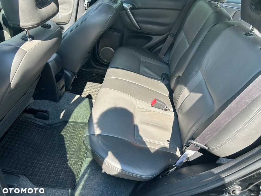 Toyota RAV4 2.0 D-4D 4x4 - 17