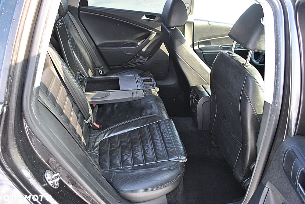 Volkswagen Passat - 11