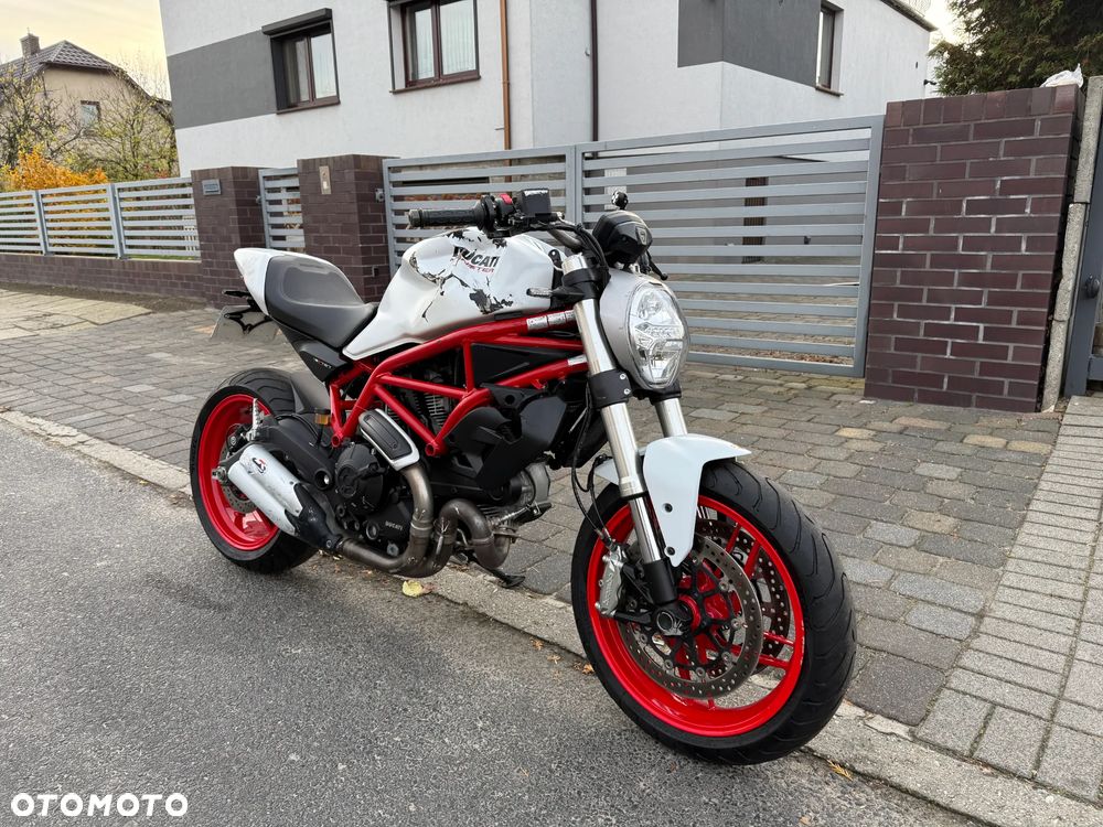 Ducati Monster - 1