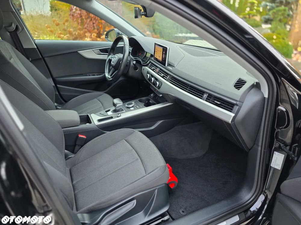 Audi A4 Avant 35 TDI Sport S tronic - 22