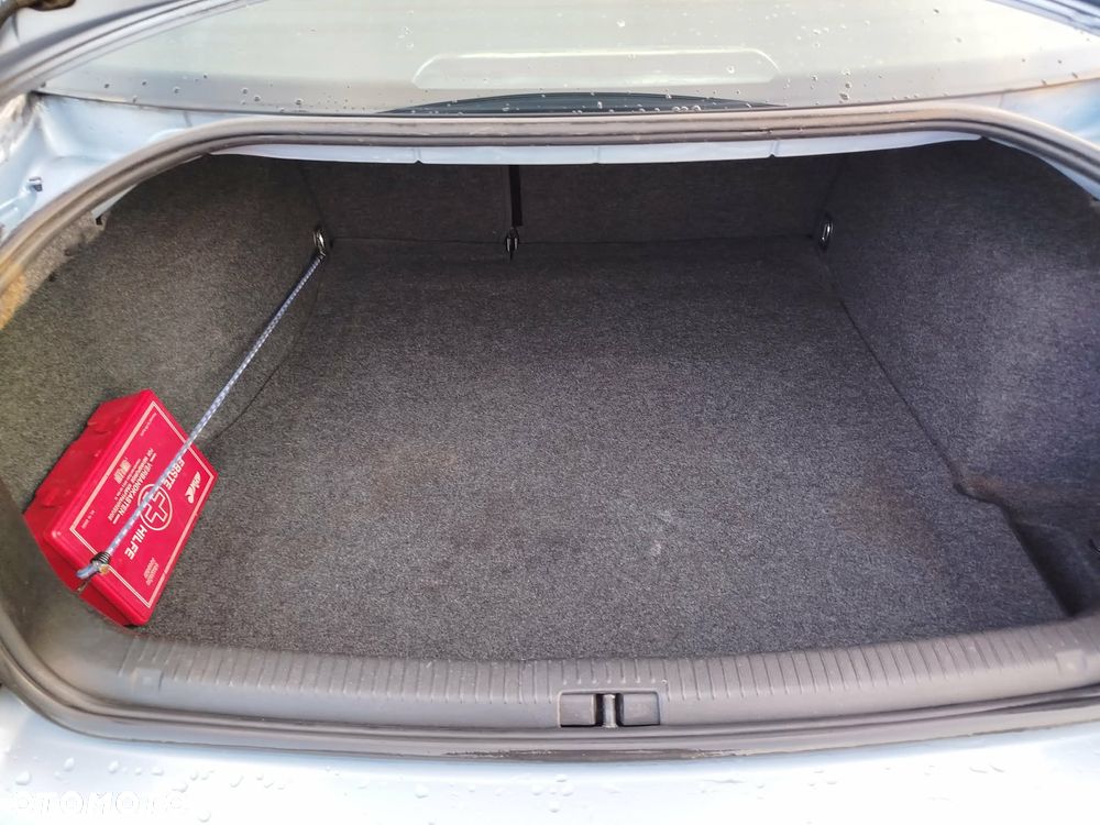 Volkswagen Passat 1.8 - 11