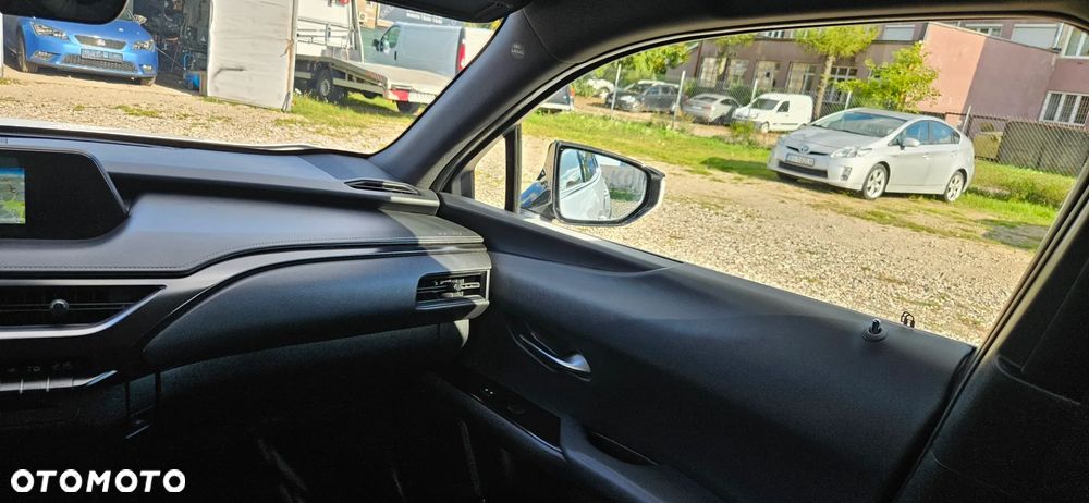 Lexus UX - 28