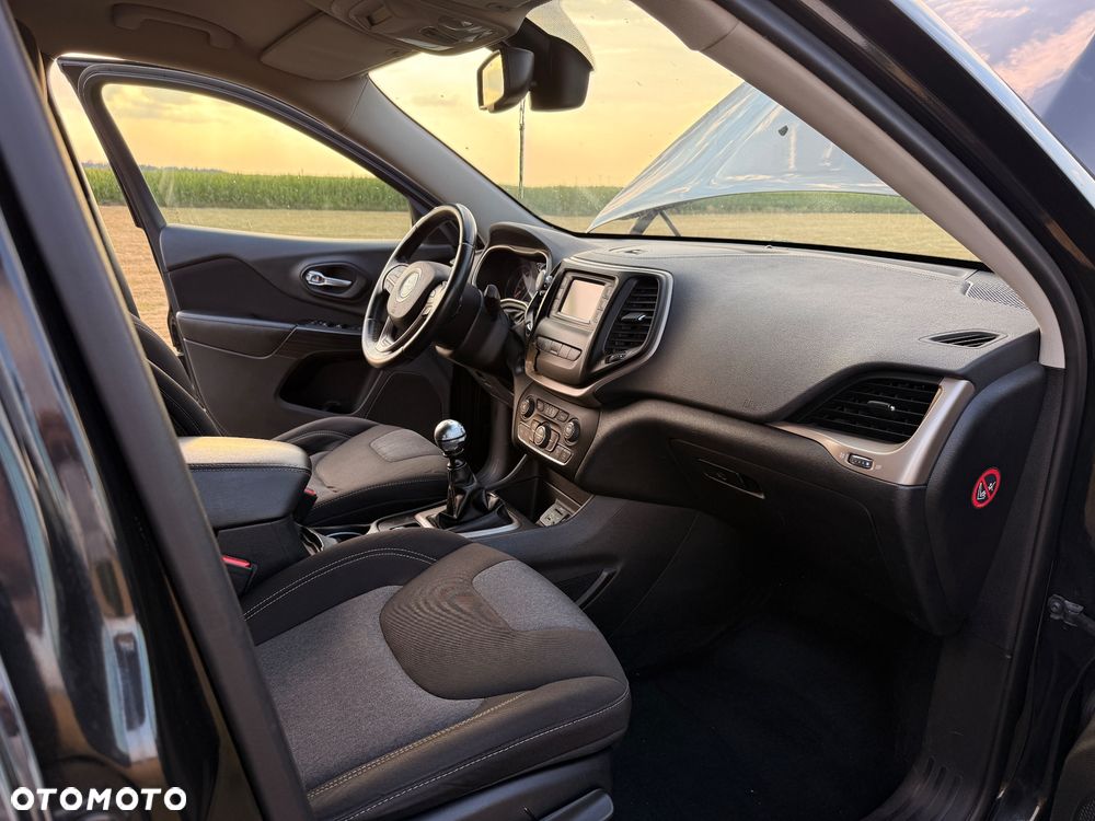 Jeep Cherokee 2.0 MJD 4x2 Longitude - 13