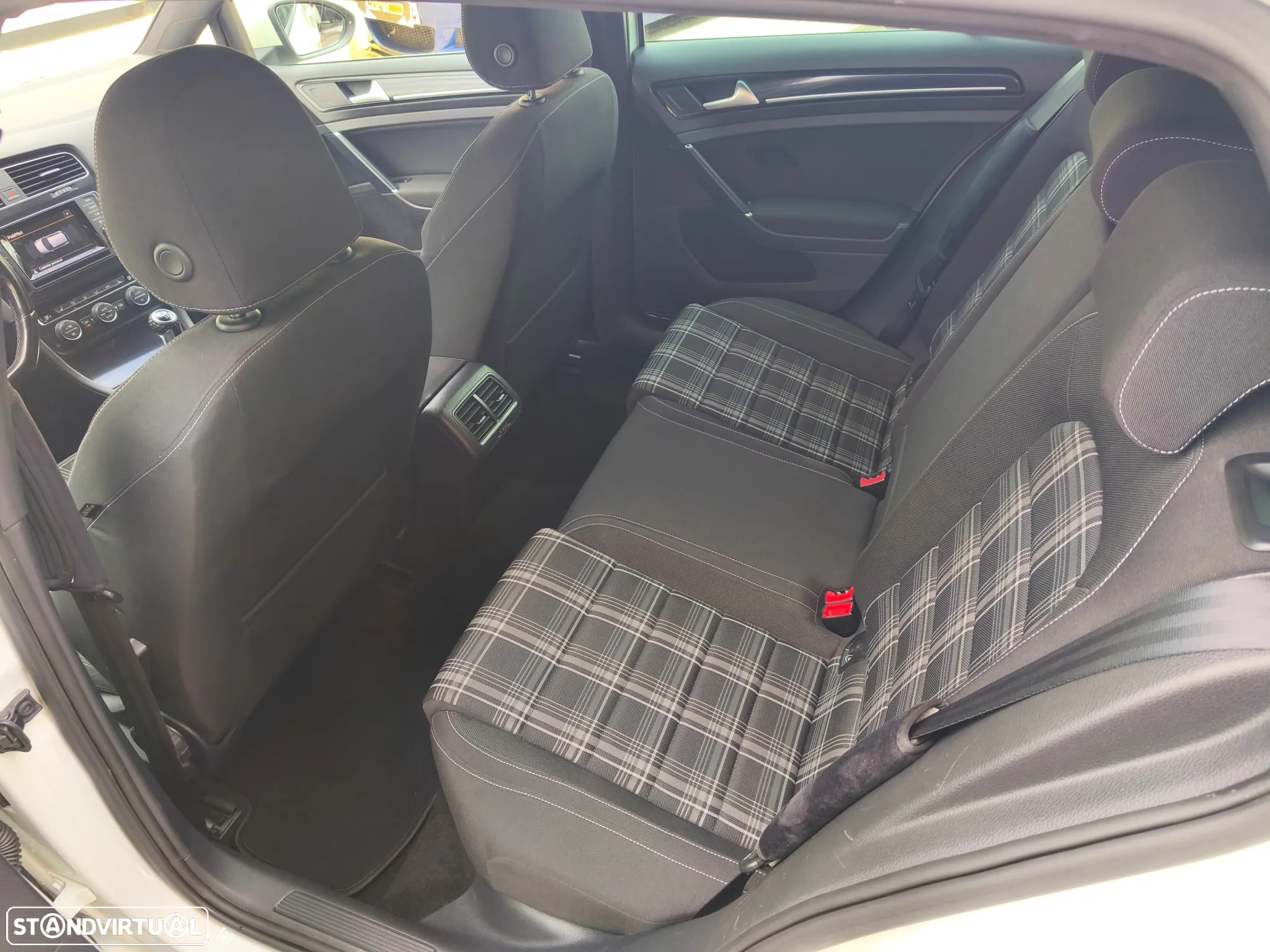 VW Golf 2.0 TDi GTD - 19