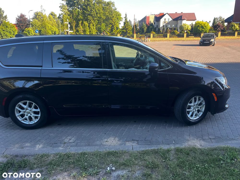 Chrysler Pacifica - 4