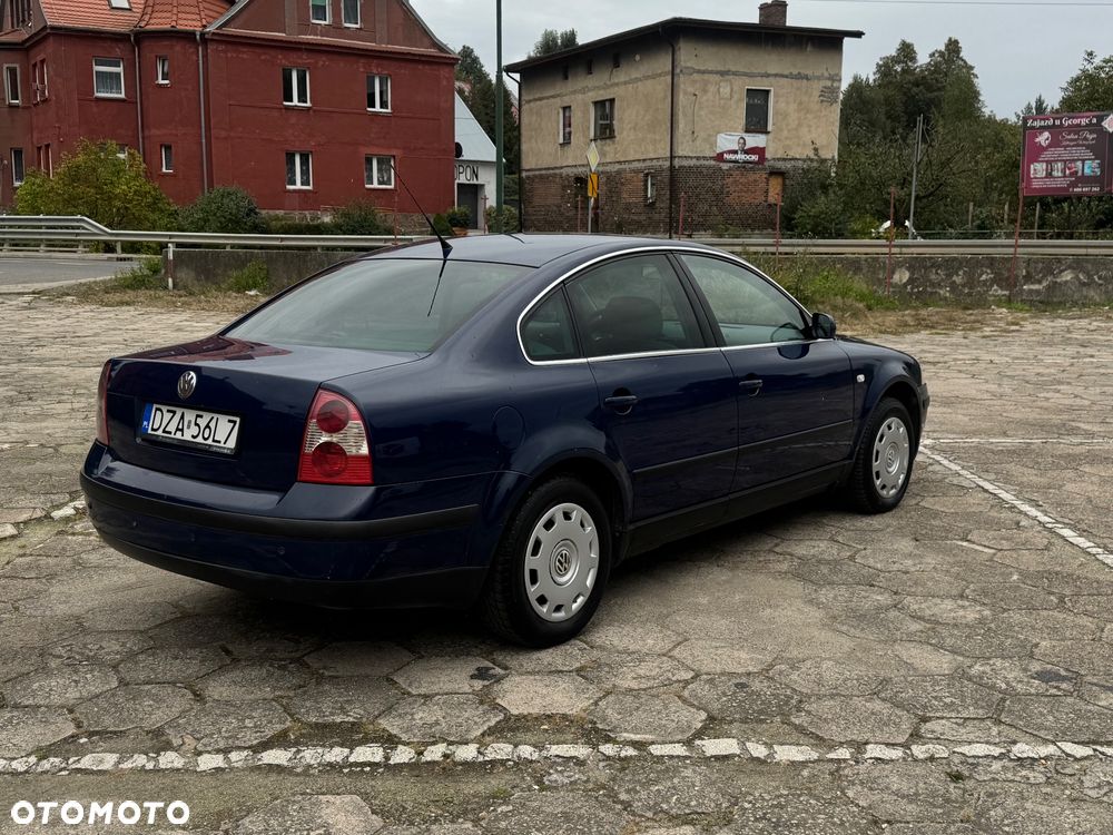 Volkswagen Passat 1.6 Basis - 5