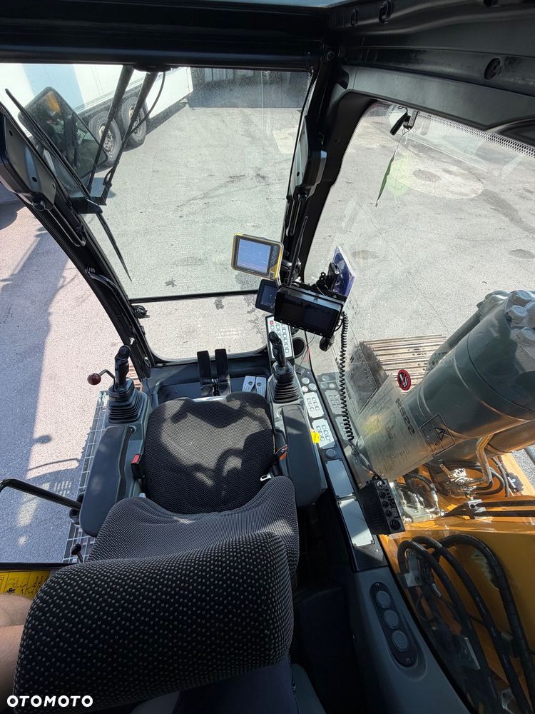 Liebherr R 922 LC - 37