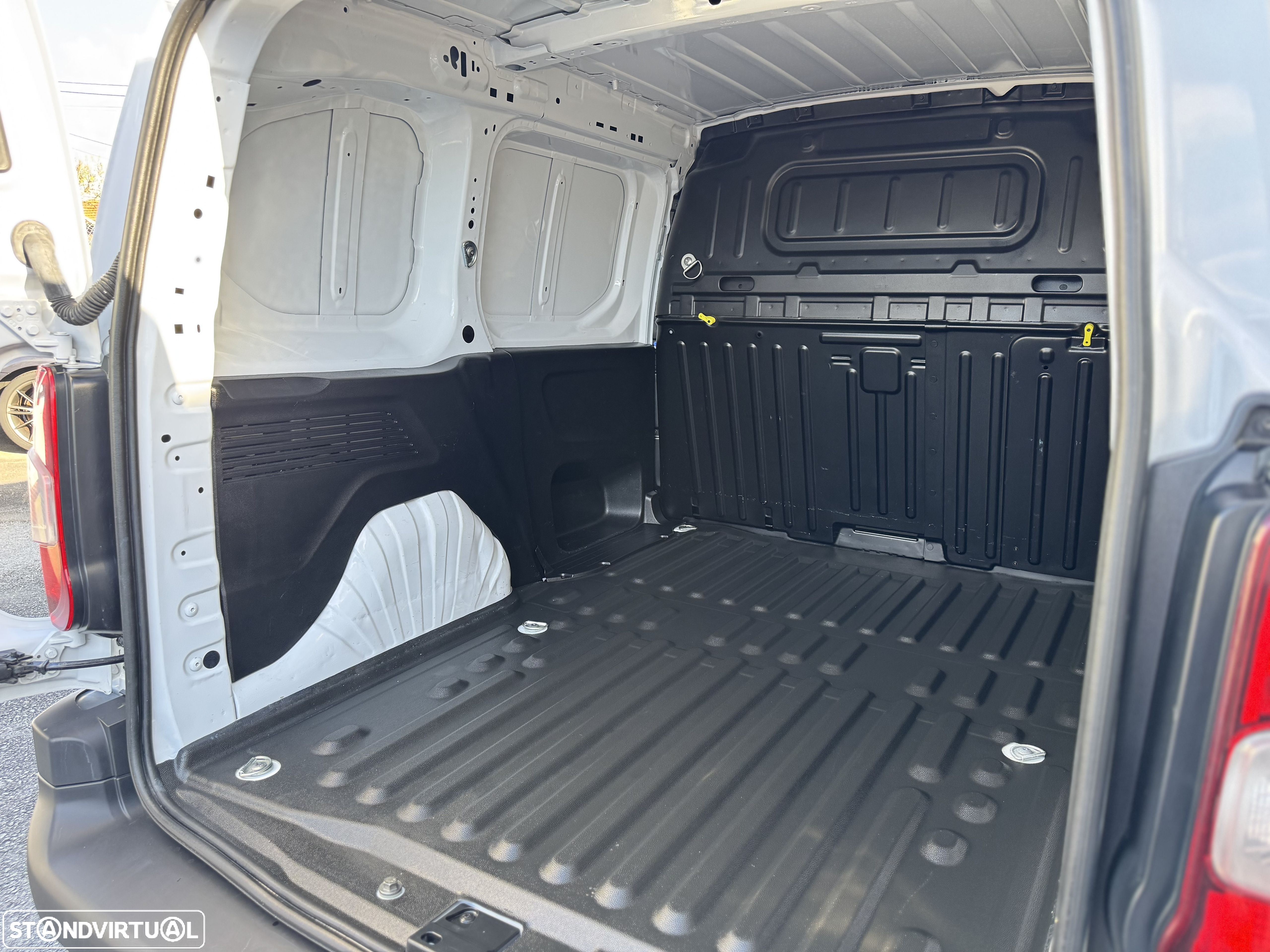 Citroën Berlingo 1.5 BlueHDI - IVA Dedutivel - 8