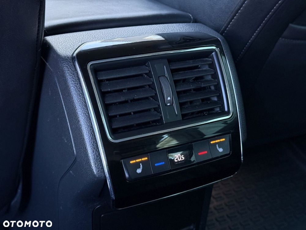 Skoda Superb 2.0 TDI L&K DSG - 34