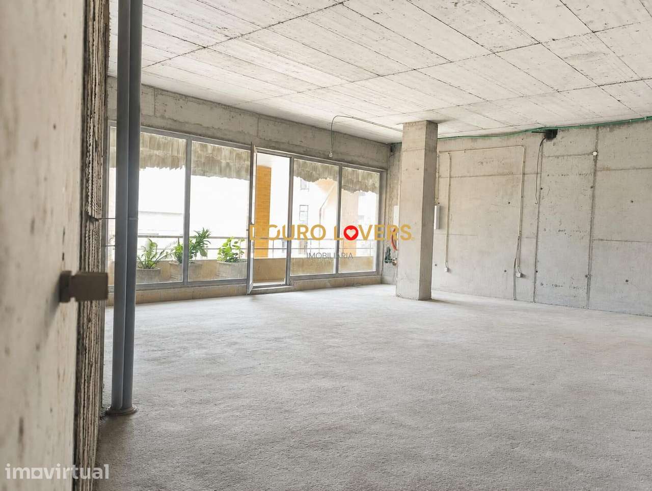 Loja com localização premium no Porto - Grande imagem: 2/6