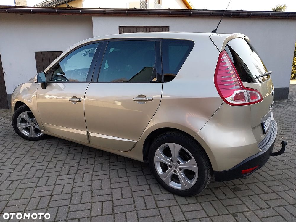 Renault Scenic 1.6 16V Confort Privilege - 26