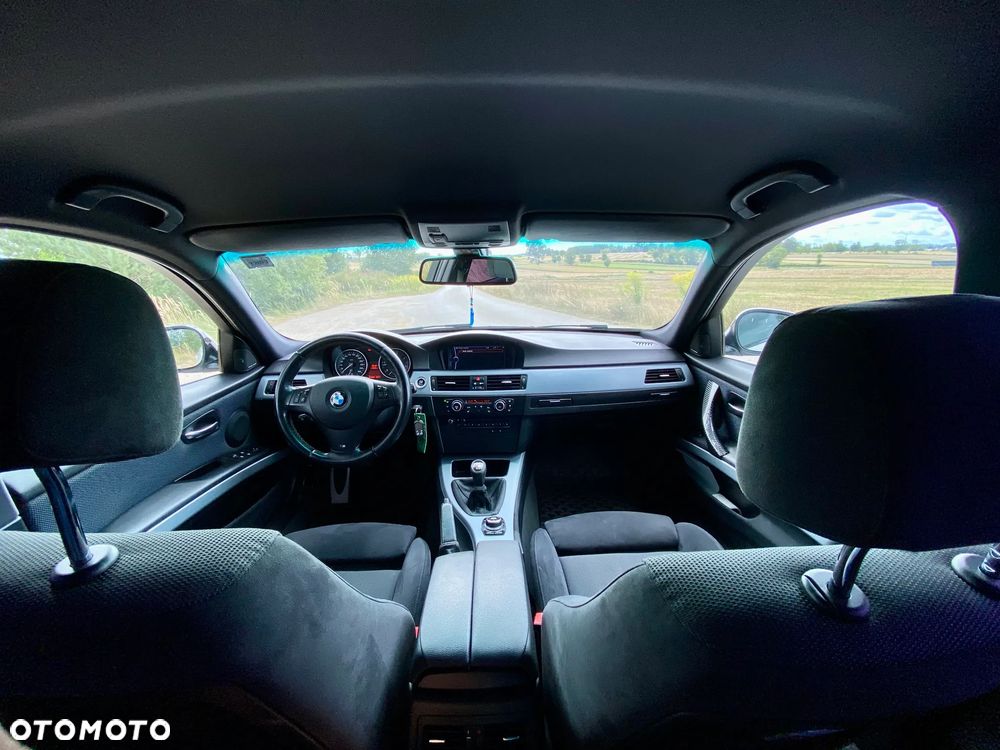 BMW Seria 3 330d DPF Edition Sport - 11