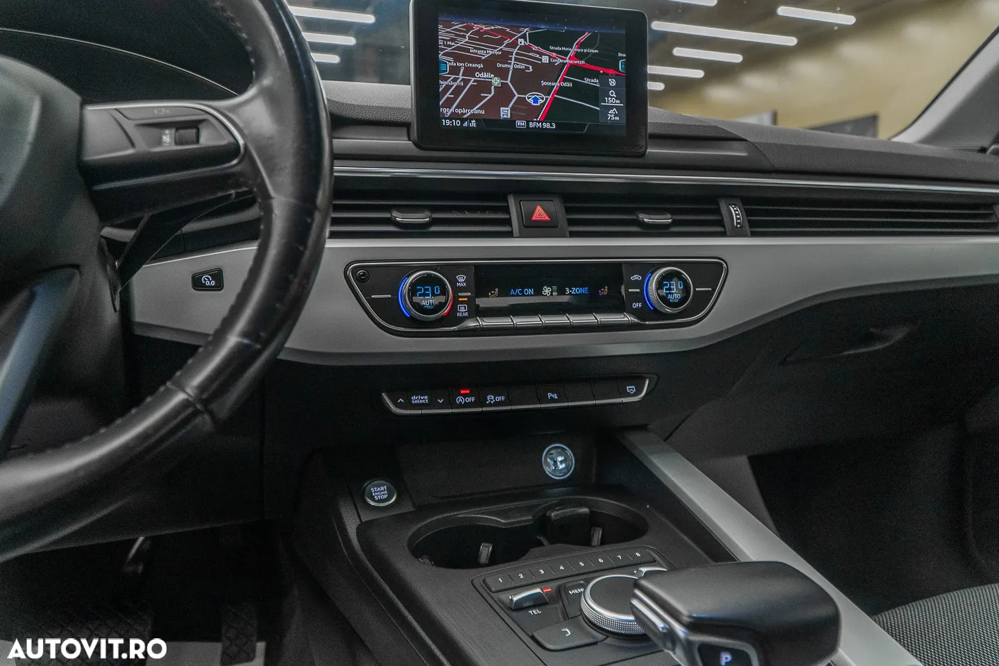 Audi A4 2.0 TDI S tronic Design - 37