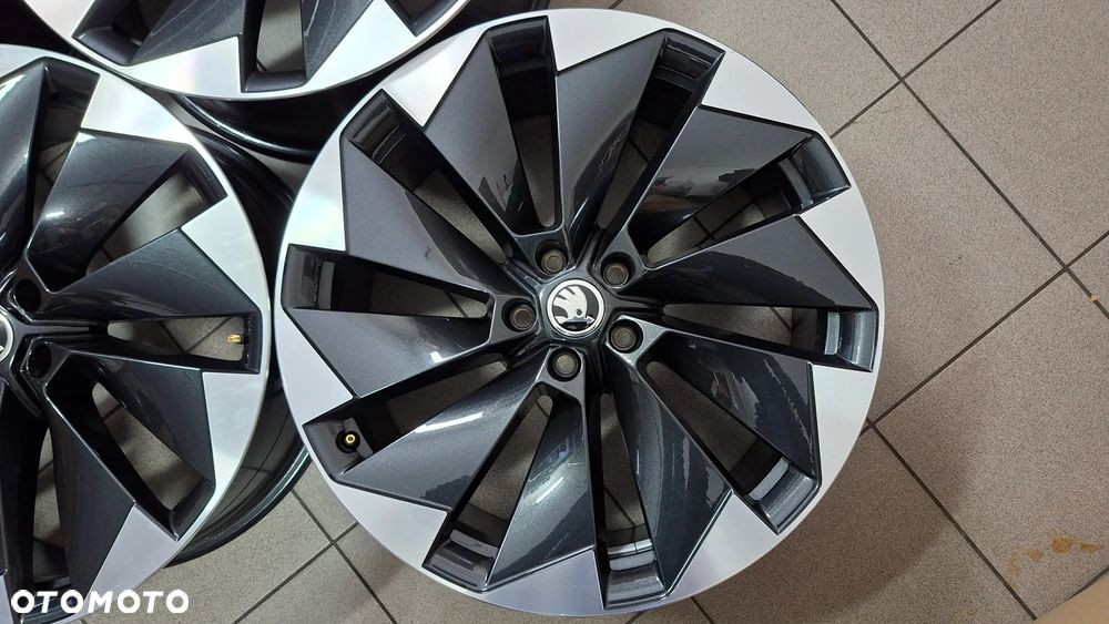 Felgi Aluminiowe 21 Skoda Enyaq IV 5x112 ET 40 Betria - 5