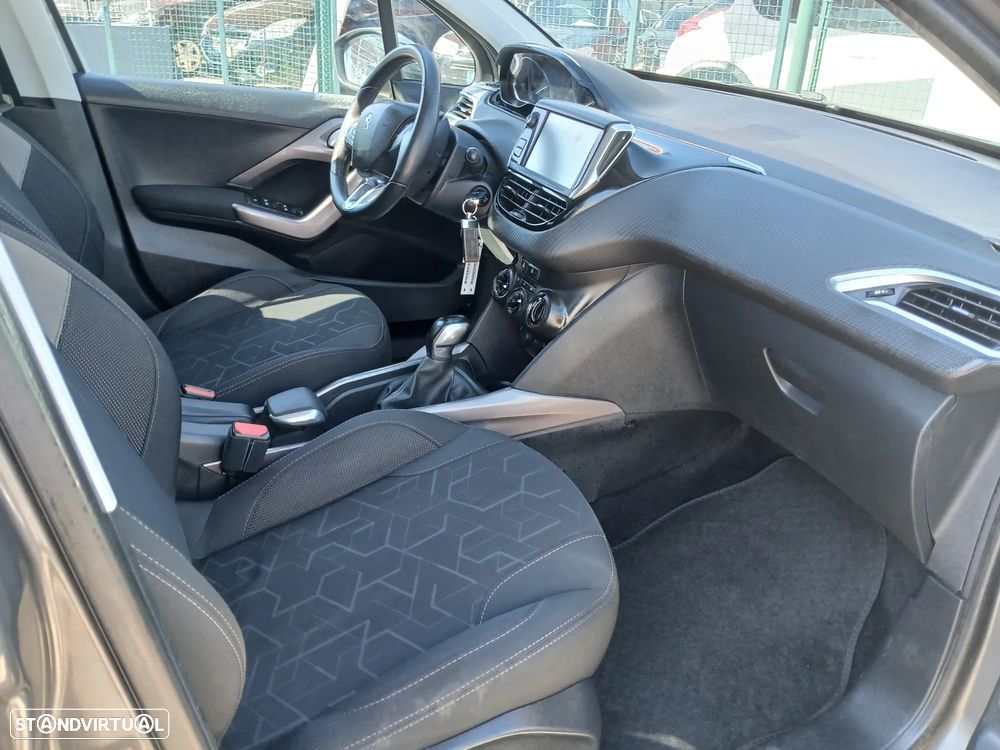 Peugeot 2008 1.2 PureTech Style - 21