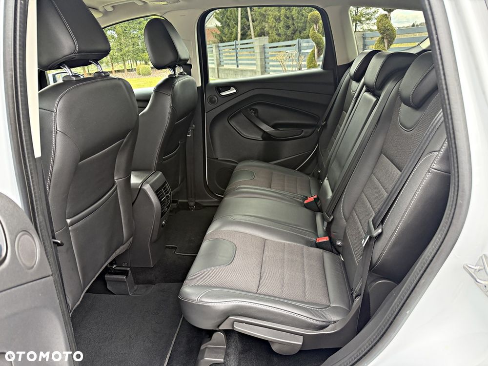 Ford Kuga 2.0 TDCi 2x4 Titanium - 25