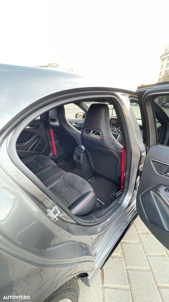 Mercedes-Benz A 180 AMG Line - 8