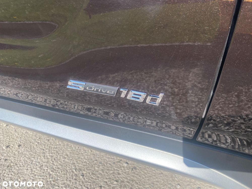 BMW X1 sDrive18d xLine - 33