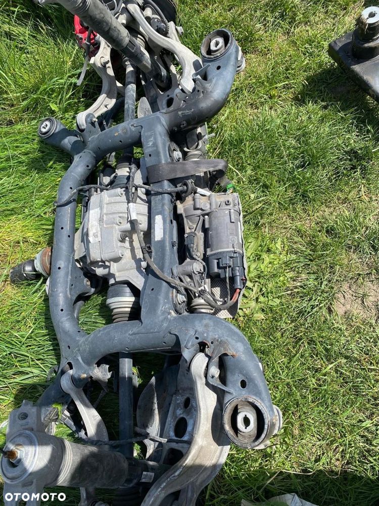 zawieszenie tylne skrętne porsche cayenne 9y 2021 rok - 2