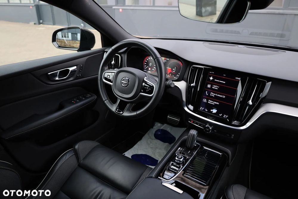 Volvo V60 T6 AWD Recharge Geartronic RDesign - 27