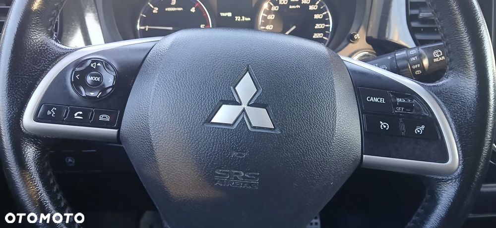 Mitsubishi Outlander 2.2 DI-D 4WD Diamant Edition - 11